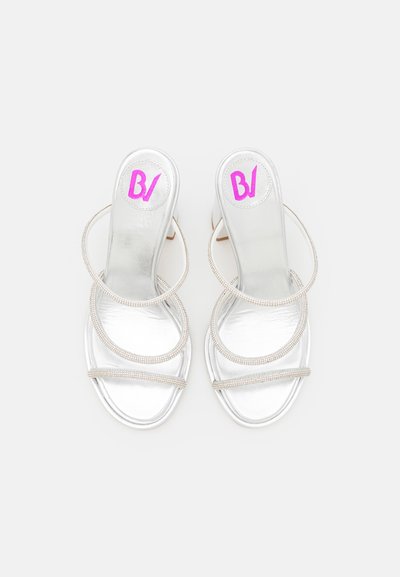 Bettina Vermillon CARMEN - Μιουλ με τακούνι - silver