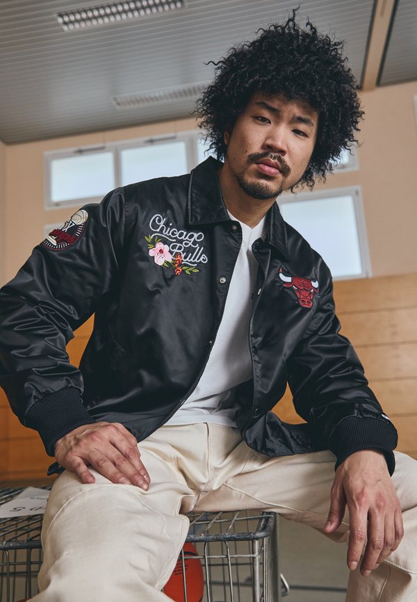 NBA CHICAGO BULLS FLORAL SATIN  - Club wear