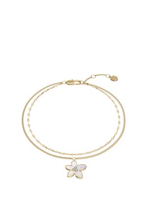 Bracelet délicat à double chaîne en or avec un pendentif en forme de fleur composé de pétales en nacre et trois petits cristaux incrustés.