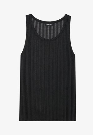 Sort ribbet tanktop med rund halsudskæring og brede ærmehuller. Fremstillet af blødt stof med vertikal tekstur og en lige kant. Mærkeetiket synlig.