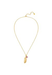 Zlati necklace z obeskom v obliki peresa in majhnim vijoličnim kamenčkom. Veriga ima nežno, teksturirano obliko povezave.