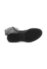 Bottine en cuir noir avec un bout rond, dotée d'une fermeture éclair sur le côté et d'une semelle en caoutchouc noir texturé. Logo embossé sur la semelle.