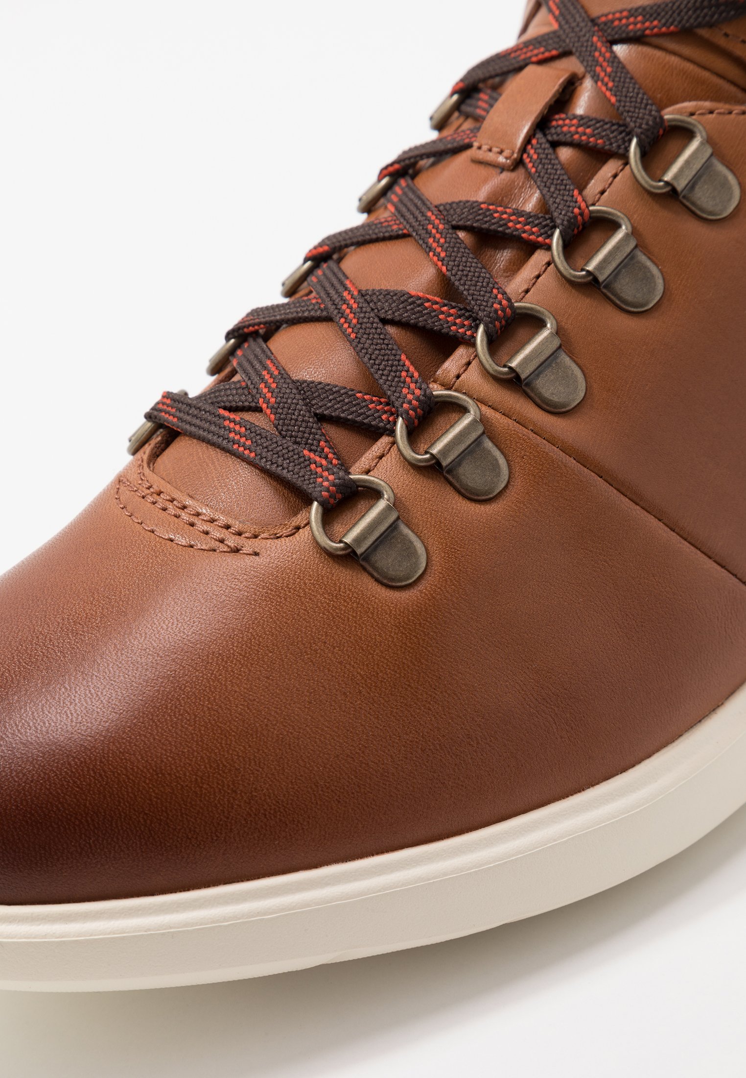 grand plus essex hiker boot