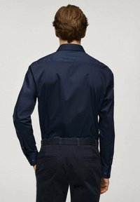 Mango Camisa elegante - royal blue