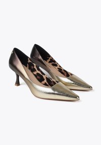 LOLA CASADEMUNT Pumps - black