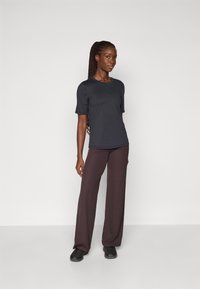 ONLY Play ONPJINTO ON TRAIN TEE - T-shirt basic - black