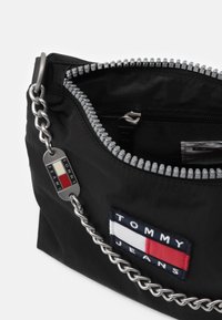 Tommy Jeans HERITAGE - Kabelka - black mix