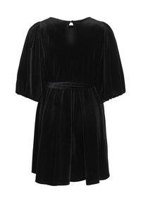 Svart sammetklänning med korta puffärmar, nyckelhålsdetalj i ryggen, cinchad midja och plisserad kjol. Mjuk textur och elegant silhuett.
