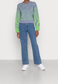 Weekday Sweter