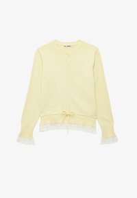 Cárdigan de manga larga color amarillo pálido con botones, puños acanalados, cordón ajustable en la cintura y ribete de encaje blanco en las mangas y el dobladillo.