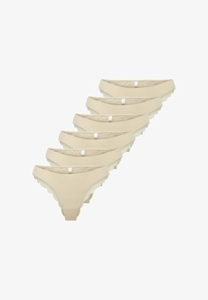 Culottes en dentelle de couleur chair, vendues par lot de six. Elles présentent un tissu lisse, une taille en forme de V et des bordures festonnées pour plus de détails.