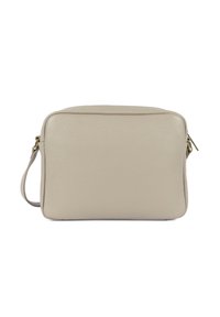 Borsa a tracolla in pelle beige con forma rettangolare, superficie testurizzata e singolo cinturino per la spalla. Presenta una zip tono oro.
