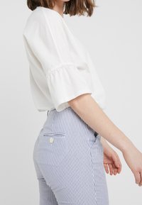 WEEKEND MaxMara Kalhoty - blue