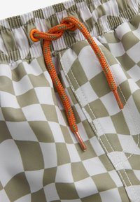 Next PRINTED REGULAR FIT - Short de bain - neutral checkerboard