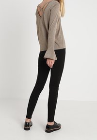 Cream Pullover - gold-coloured