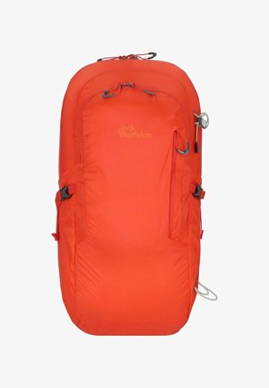 Sac à dos orange avec une texture lisse, fermeture éclair sur le dessus, poches latérales, bretelles ajustables et logo sur le devant. Design compact et ergonomique.