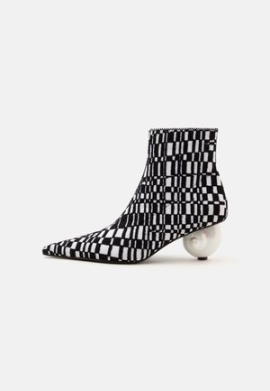 Rombaut, SHELL HEEL - Μποτάκια - glitch