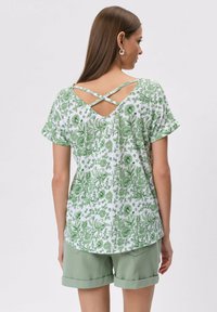 Greenpoint - T-shirt z nadrukiem