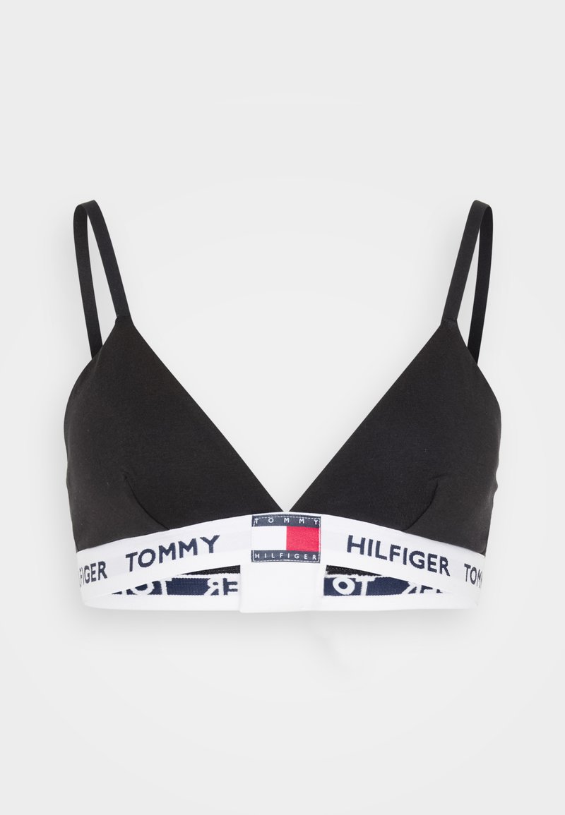 Schwarzer Dreieck-Bralette aus weichem Stoff mit verstellbaren Trägern und einem weißen elastischen Band, das das "Tommy Hilfiger"-Logo trägt.