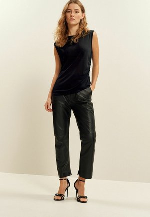 Next RUCHED SHOULDER SIDE DETAIL - REGULAR FIT - Top - black