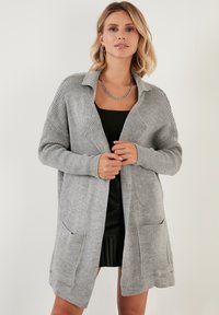 REGULAR FIT - Neuletakki - grey