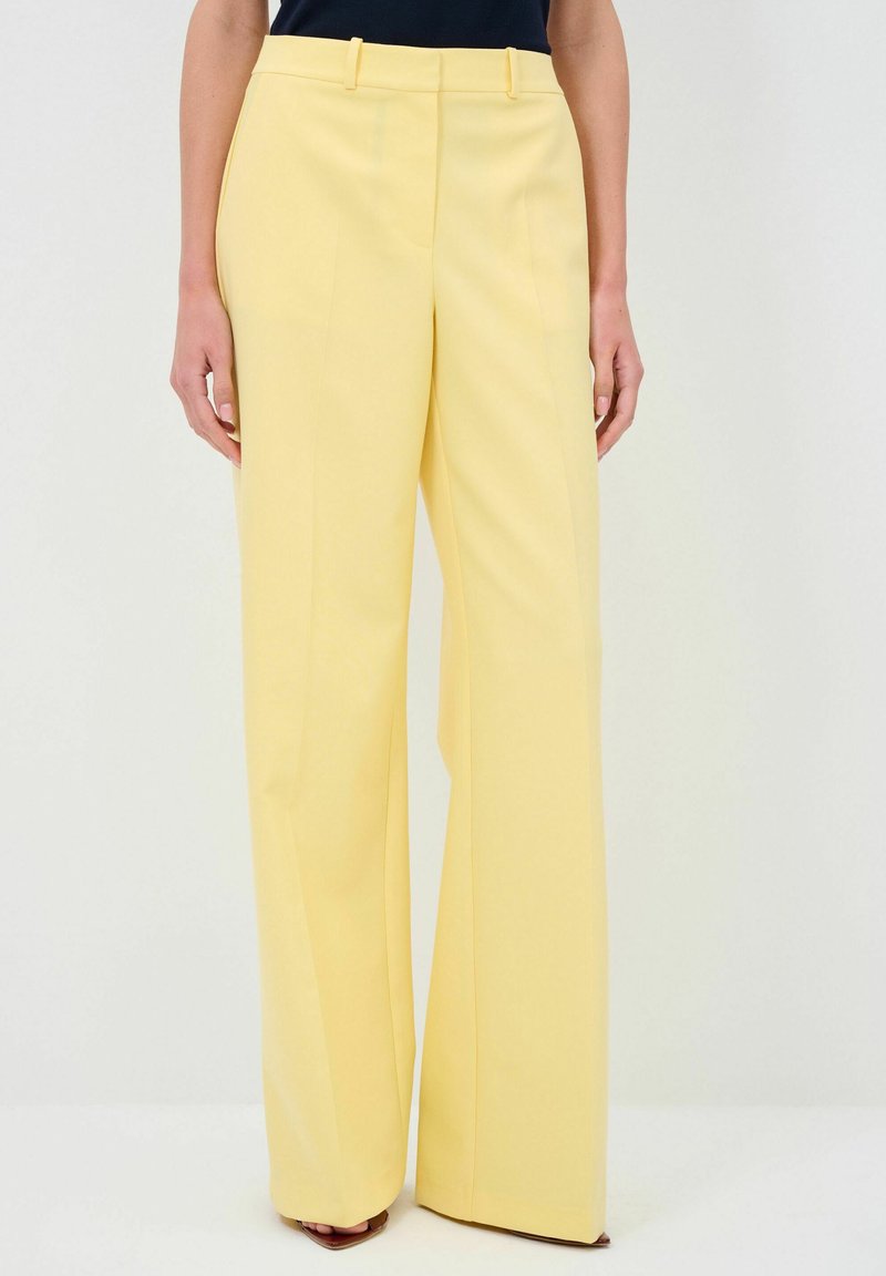adL WIDE  - Broek - yellow
