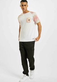 Just Rhyse POCOSOL RAGLAN  - T-shirts med print - white pink