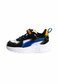 Sneaker per bambini Puma con un design in mesh e sintetico nero, blu e bianco, dotato di una fascia in velcro e accentuazioni colorate.