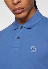 Abercrombie Fitch ELEVATED ICON Polo true navy/blu Zalando