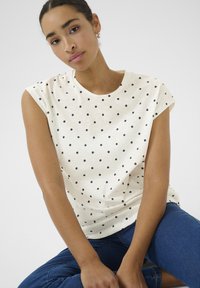 Kaffe KACLAUDI - T-shirt imprimé - chalk w midnight marine dots