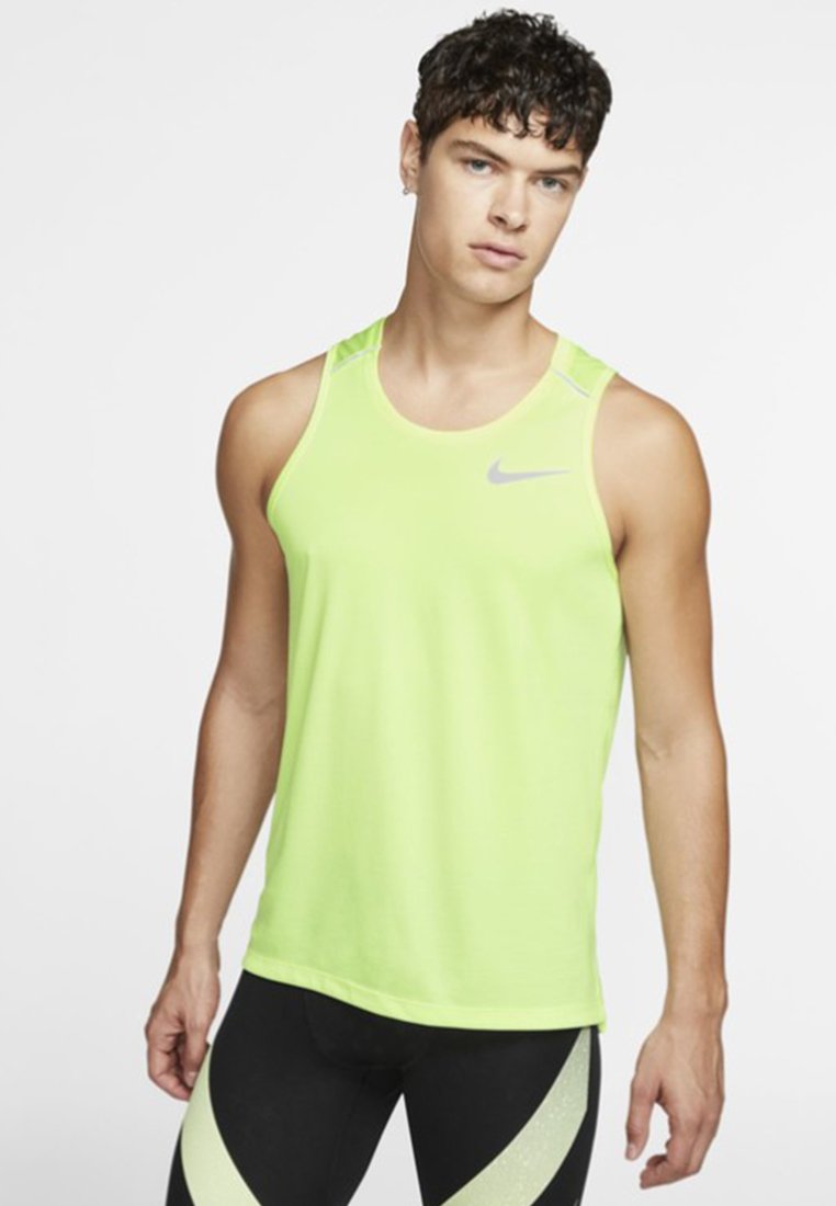 nike performance dry miler