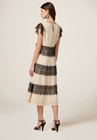 Oltre CON PIZZO A CONTRASTO  - Freizeitkleid - beige