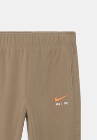 Nike Sportswear AIR WINTERIZED PANT - Teplákové kalhoty - khaki