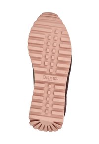 Sole di una scarpa marrone con profonde scanalature e logo "Blauer USA" impresso sulla suola in gomma marrone chiaro.