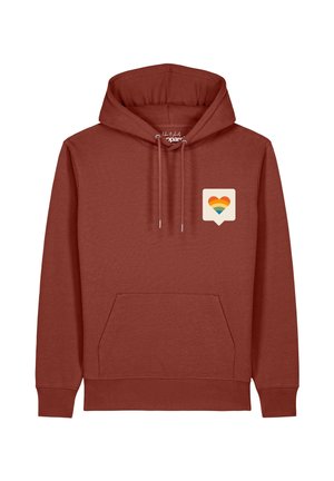 Rostfarbener Hoodie mit Fronttasche und Kordeln, mit einer kleinen Sprechblase mit einem regenbogenfarbenen Herz auf der Brust.