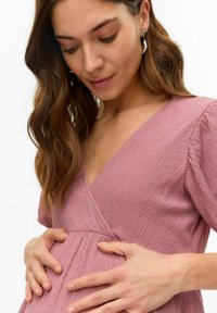 MAMALICIOUS NORMAL GESCHNITTEN V-AUSSCHNITT - Blusa - nostalgia rose