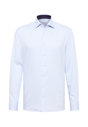 Lichtblauw en witte verticaal gestreepte langarm herenoverhemd met knoopsluiting en spread collar.