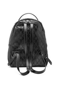 Zaino nero realizzato in pelle sintetica texturizzata, con motivo a diamante, doppie spalline e una maniglia superiore per il trasporto.