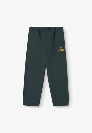 Pantalones de algodón verde oscuro con cintura elástica. Presenta un logotipo de texto amarillo en la parte delantera. Corte recto con dobladillos cosidos.