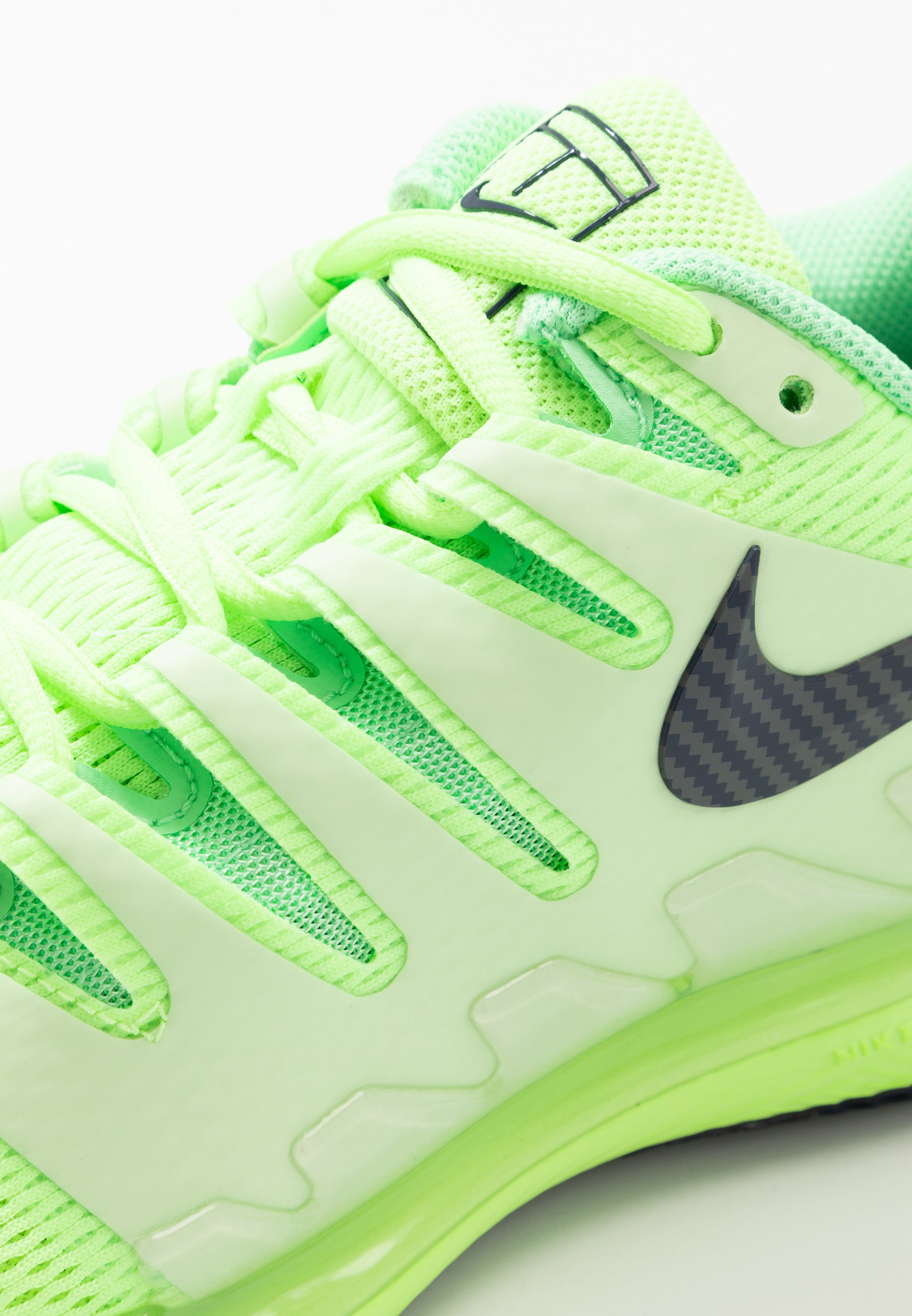 chaussure nike zoom vapor 9