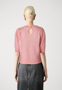 Selected Femme SLFLULU SS OPEN BACK O-NECK NOOS - T-Shirt basic - peony