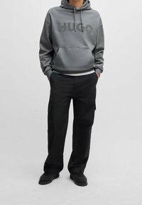 HUGO Jersey con capucha - light grey
