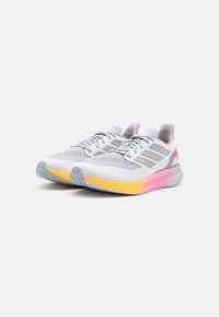 adidas Performance PUREBOOST 5 - Katujuoksukengät - footwear white/silver metallic/spark