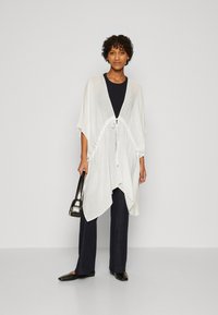 Anna Field Cape - white