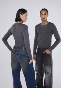 YOURTURN 2 PACK UNISEX - T-shirt à manches longues - dark grey/black