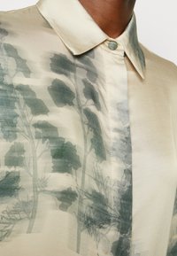 Fête Impériale ALICE - Πουκαμίσα με κουμπιά - green/beige