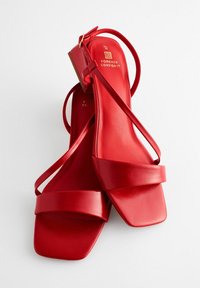 Next FOREVER COMFORT FLARE BLOCK - REGULAR FIT - Páskové sandály  - red