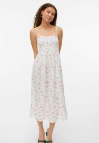 Vero Moda VMHALLIE - Dnevna haljina - snow white