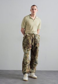 Henrik Vibskov FIELD PANTS - Cargobroek - green
