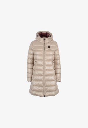 Parka beige imbottita con cappuccio, dotata di zip, tasche laterali e una toppa con logo sul petto. Tessuto liscio con design trapuntato.